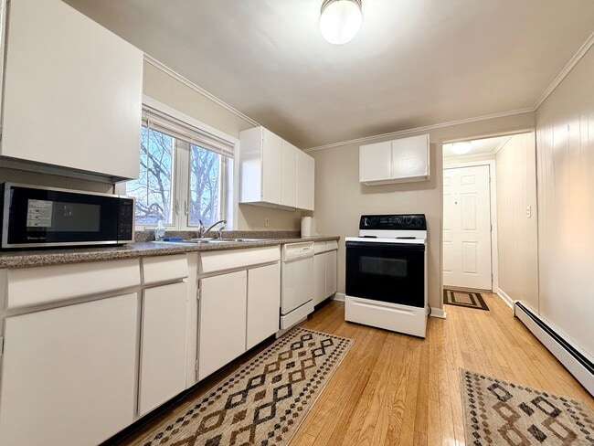 Building Photo - 12 Clark Ln