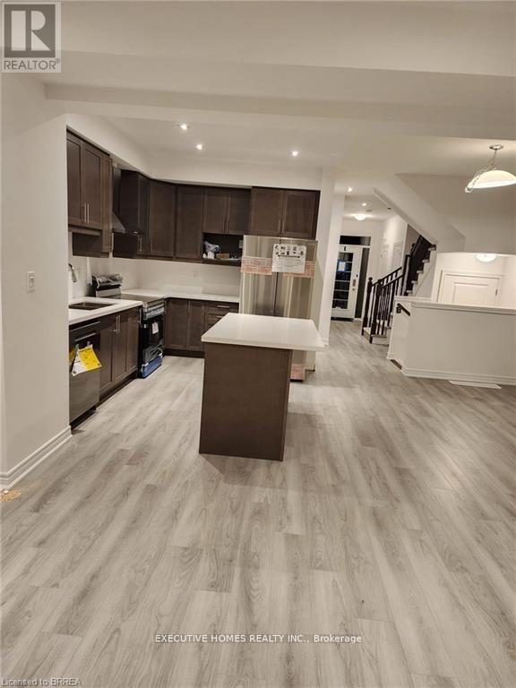 Building Photo - 120 Court Dr