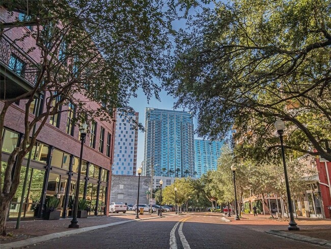 Building Photo - 2 BR/ 2BA Condo in Downtown Tampa