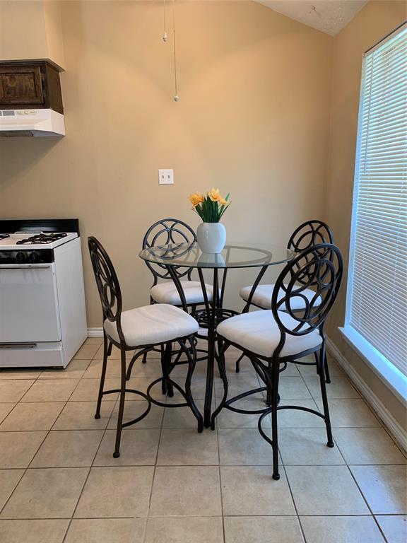 Foto del edificio - 22531 Tree House Ln