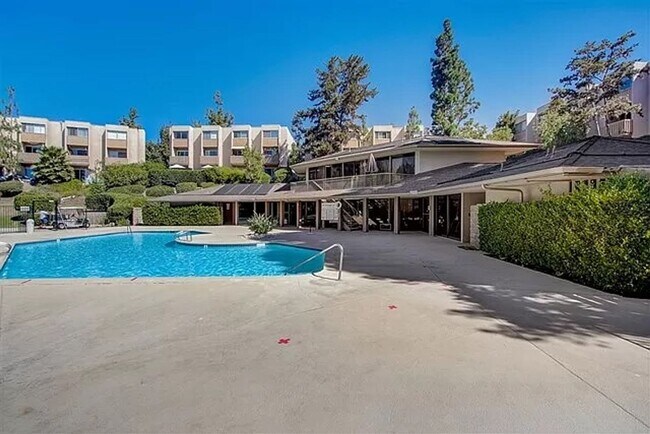Foto del edificio - Beautiful 2 Bed, 2.5 Bath Condo in La Mesa