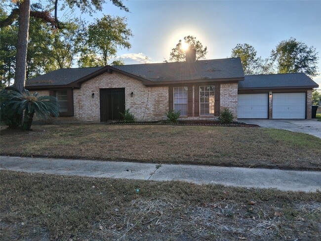 Foto del edificio - 7515 Brush Wood Dr