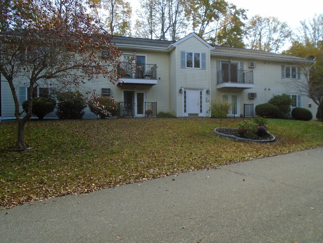 Foto principal - 136 Old Winthrop Rd