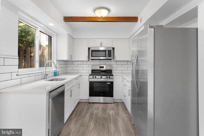 Foto del edificio - 14 Dover Ct