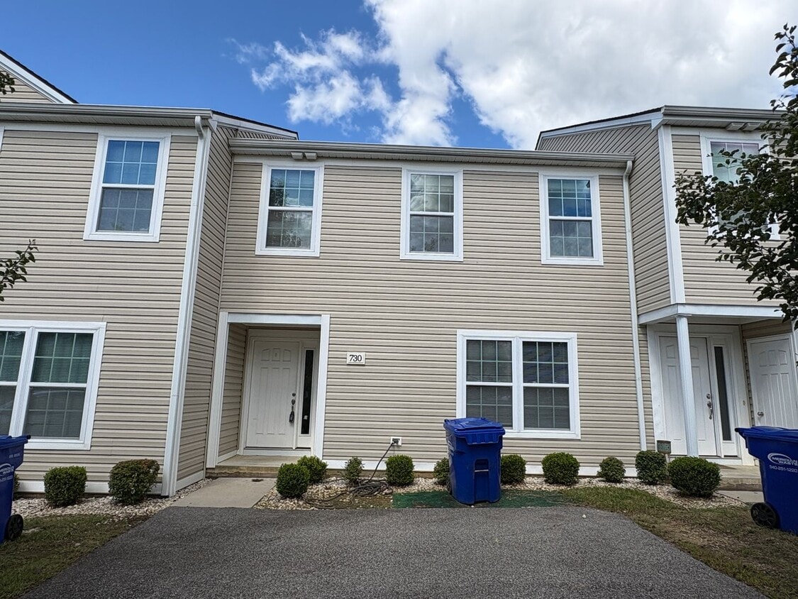 Photo - 730 Twisted Oak | Townhouse 3 bed 3.5 bath | Chelsea Floor Plan | Available now