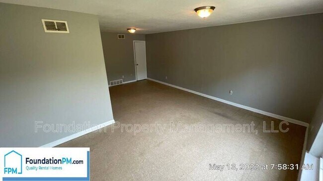 Building Photo - 3220 Ashwood St