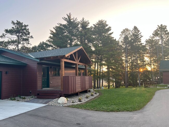 Building Photo - Gorgeous New Construction on the Fish Hook River