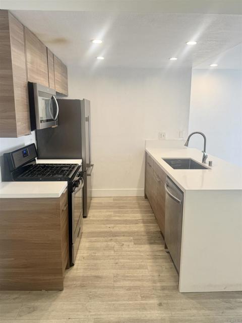 Foto del edificio - 1550 N Fuller Ave