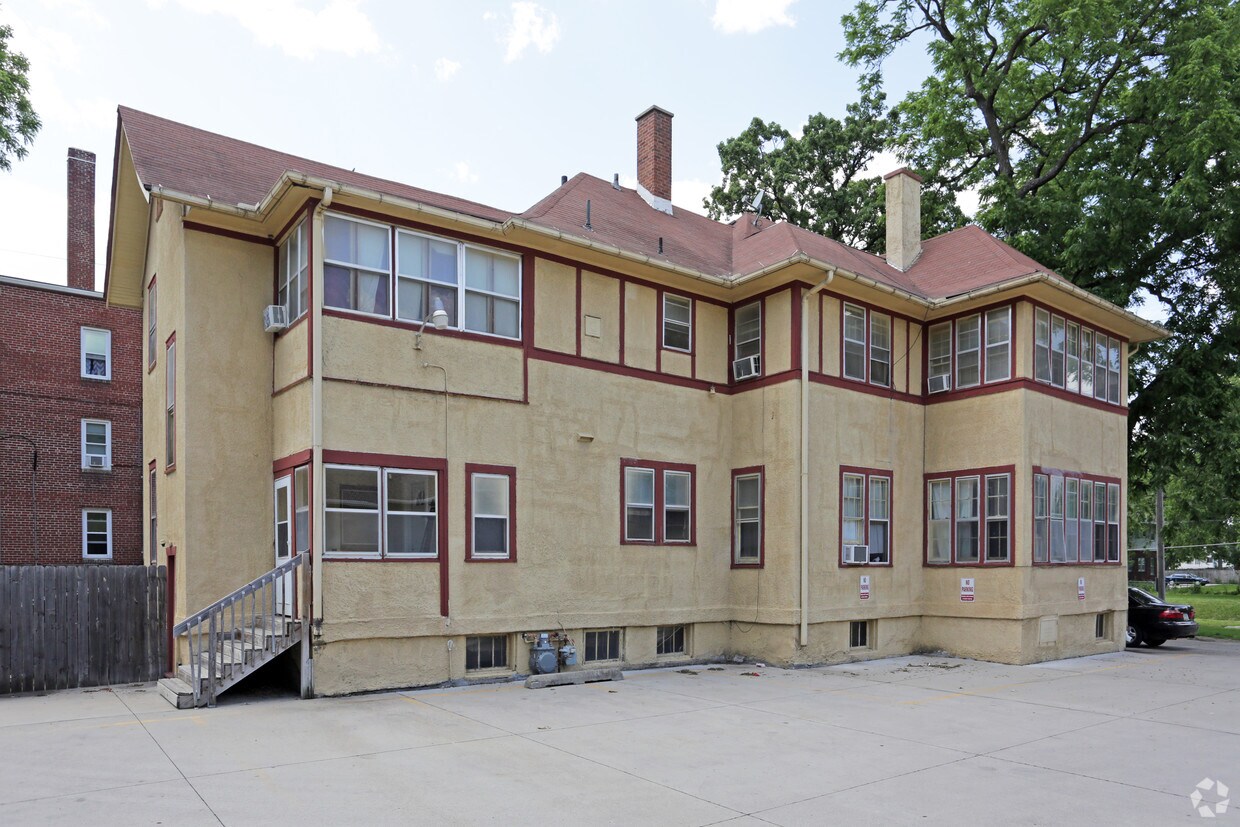 Building Photo - 3434 University Ave
