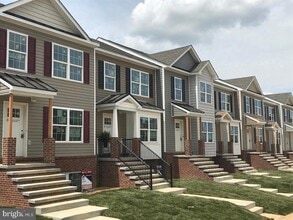 Building Photo - 31 Moses Dr