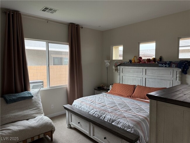 Building Photo - 815 Eaton Fls St