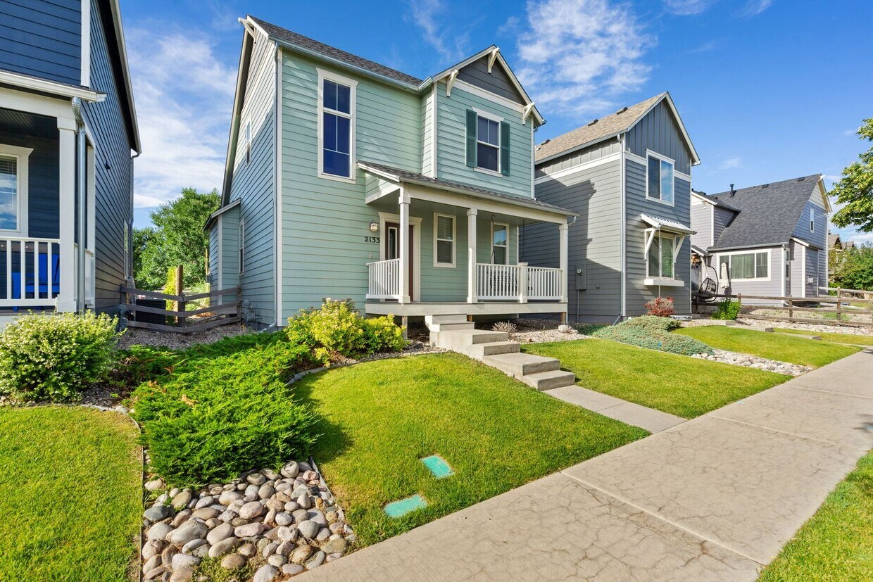 Foto principal - Beautiful 3-Bedroom, 2½-Bath Home with Ope...