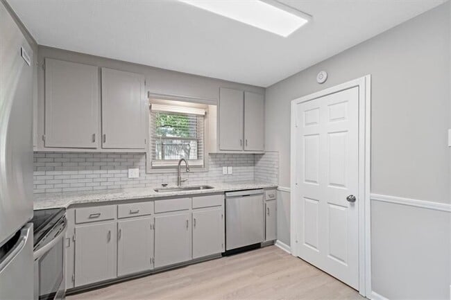 Building Photo - 894 Five Forks Trickum Rd SW