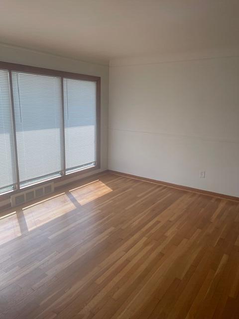 Foto del edificio - 9614 Vine Ave
