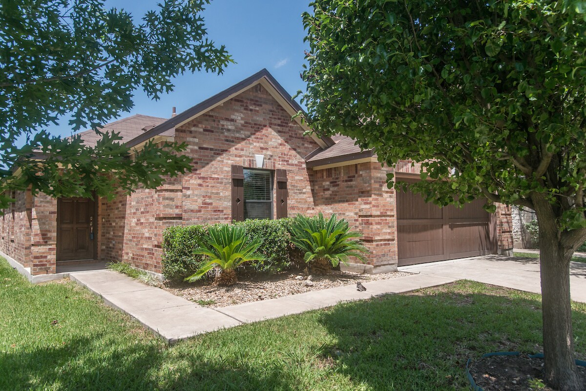 Close to Community Amenities! Well mainta... - Close to Community Amenities!  Well mainta...