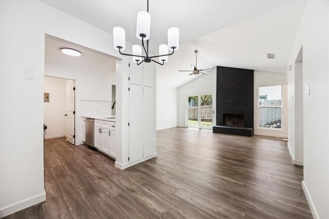 Building Photo - 7103 Treasure Cove