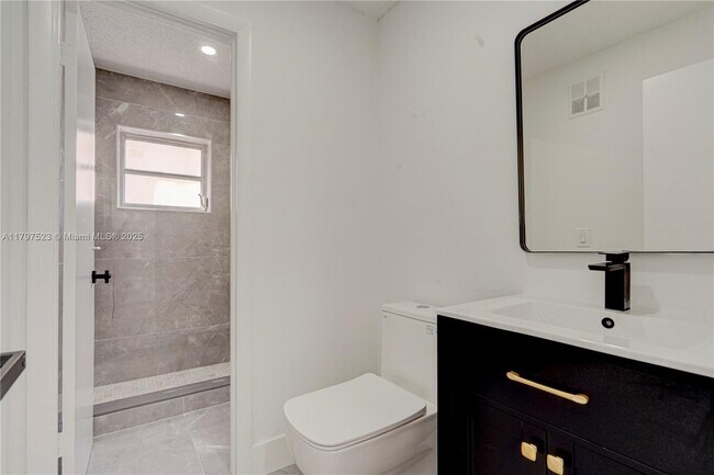 Foto del edificio - 6095 W 18th Ave