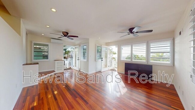 Foto del edificio - 3009 Alencastre Pl