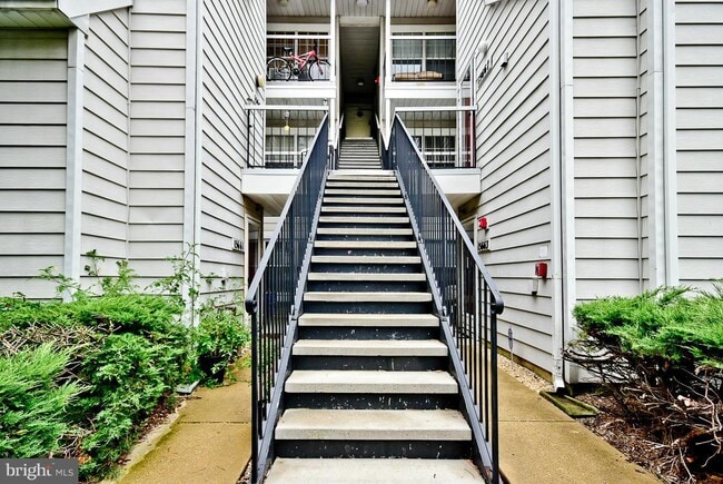 Building Photo - 15667 Easthaven Ct