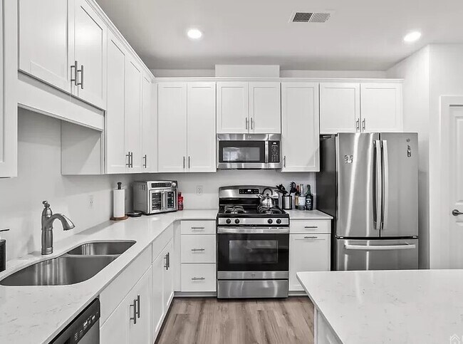 Building Photo - 937 Vanderbergh