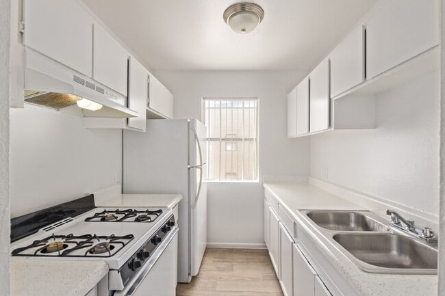 Photo - 222 E Cody Dr Apartment