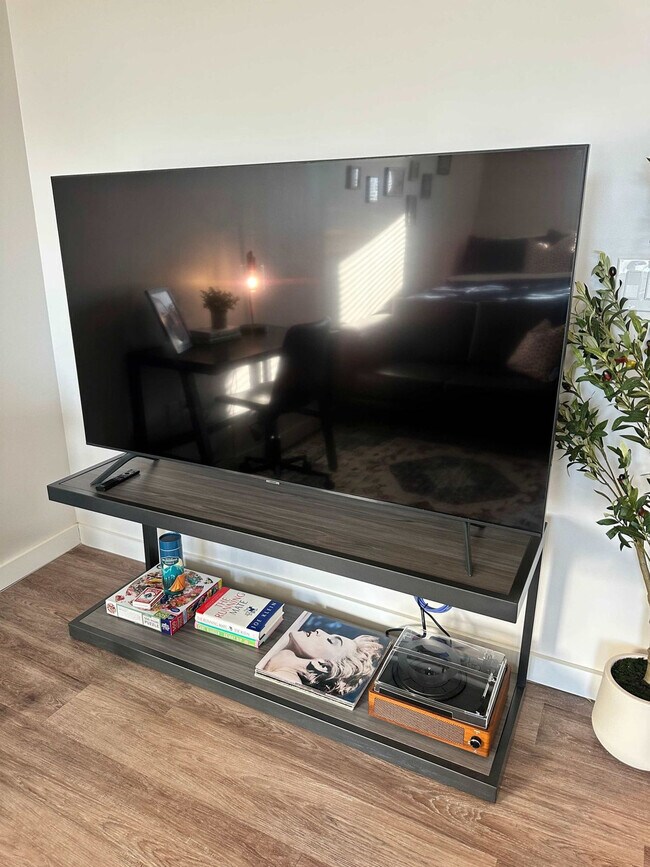 Foto del edificio - 1001 Marshall Ave