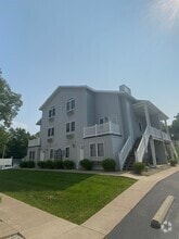 Building Photo - 316 E Davis St