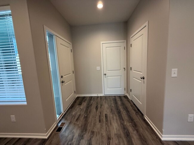 Foto del edificio - 2 Bedroom/2.5 Bath ranch townhome with 2 stall garage located in SE Lincoln