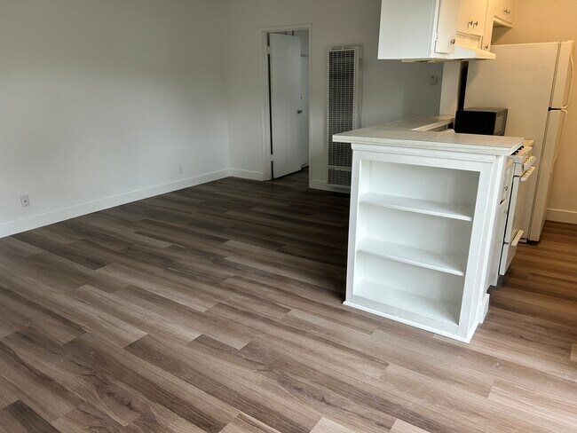 Foto del edificio - 1184 W 30th St
