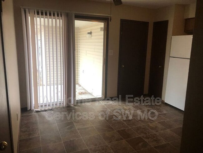 Building Photo - 3714 S Farm Rd 135