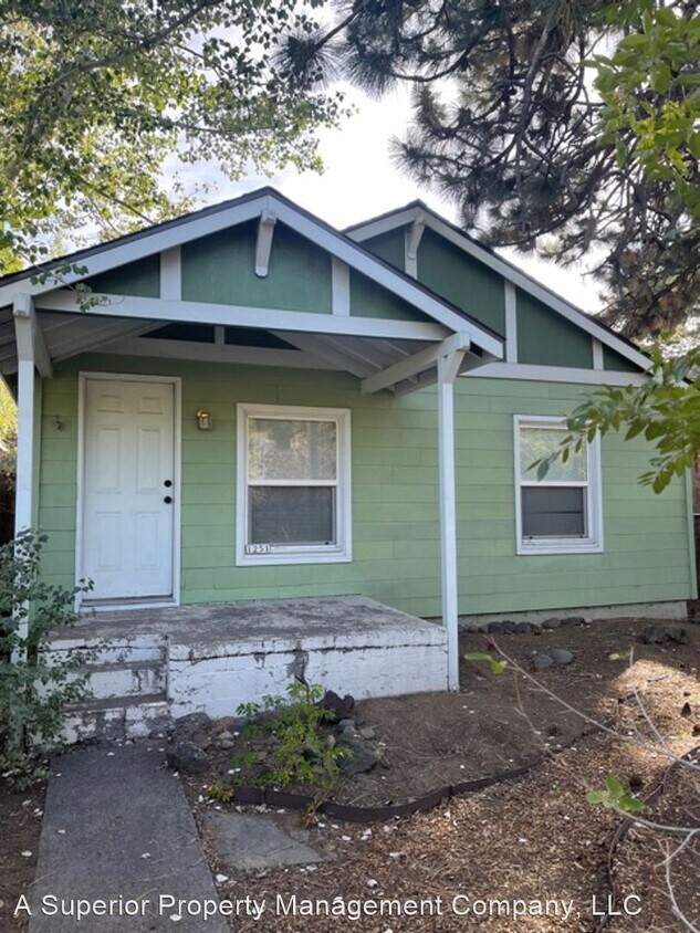 Foto principal - 2 br, 1 bath House - 1251 NW Newport Ave