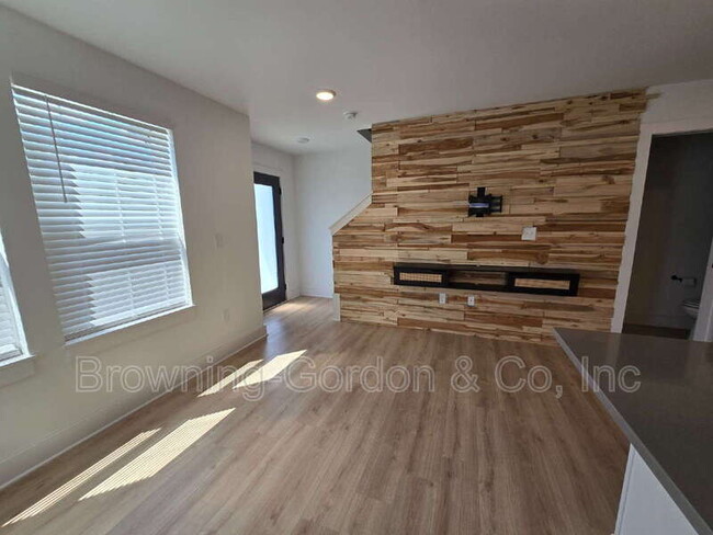 Foto del edificio - 102 Duke St