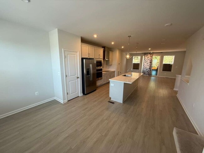 Foto del edificio - 8843 Foxway Rdg Ln