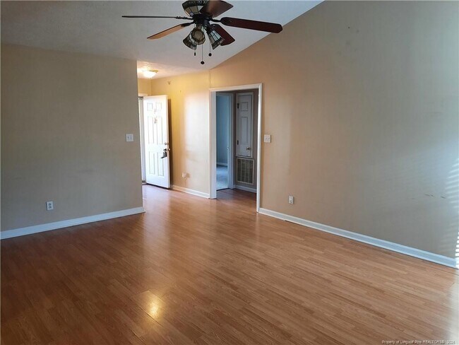 Foto del edificio - 141 Windsor Ln