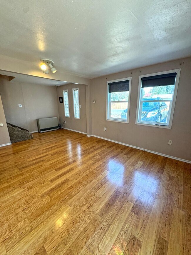 Foto del edificio - End unit-1 Bedroom/1 Bath