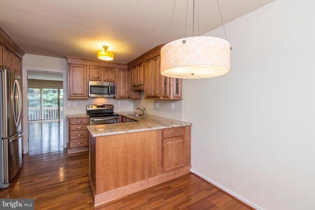 Foto del edificio - 50 Woodside Rd