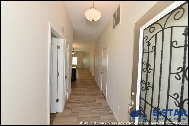 Foto del edificio - 4 bedroom in Horizon City TX 79928