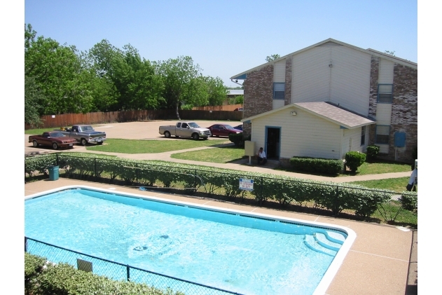 Piscina - Gatewood Village Apartments