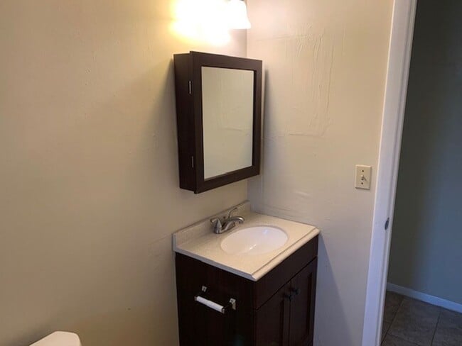 Building Photo - Amazing 3 Bedroom, 2 Bathroom House in Springtree