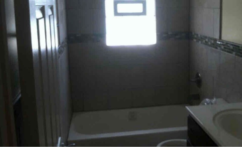 Building Photo - 1618 W 163rd St