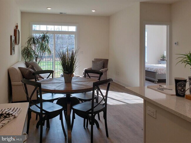 Foto del edificio - 102 HAPPY VALLEY Dr
