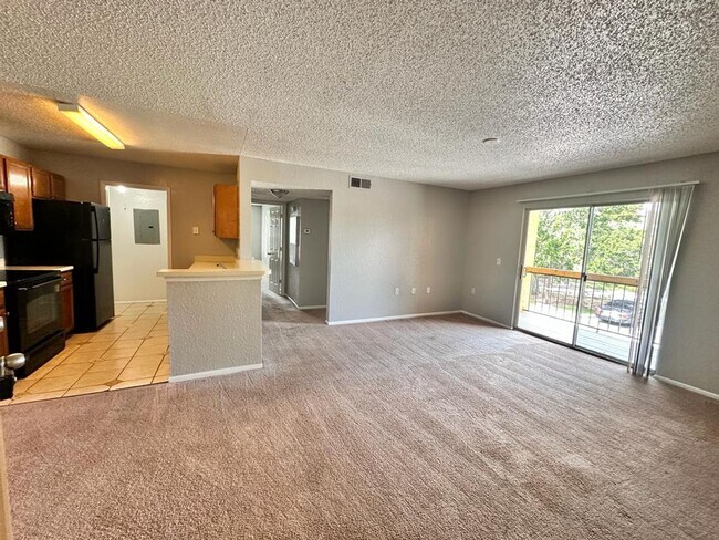 Building Photo - **For Sale** Images Circle Unit 207