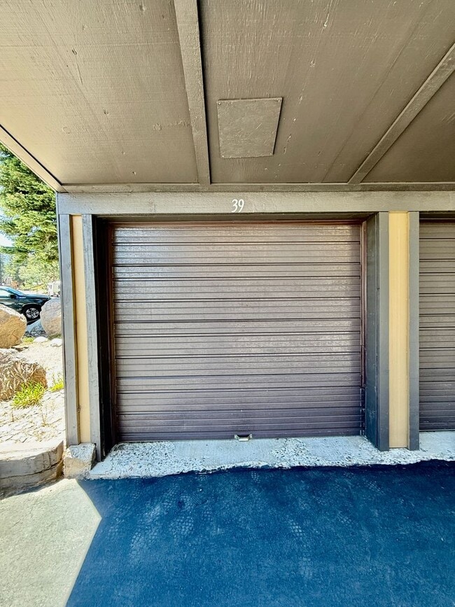 Building Photo - Bigwood Condo – 1 Bedroom + Loft, 2 Bath | 12-Month Lease | Mammoth Lakes