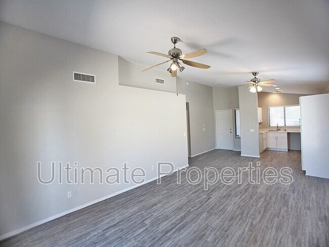 Foto del edificio - 631 E Arizona Ave