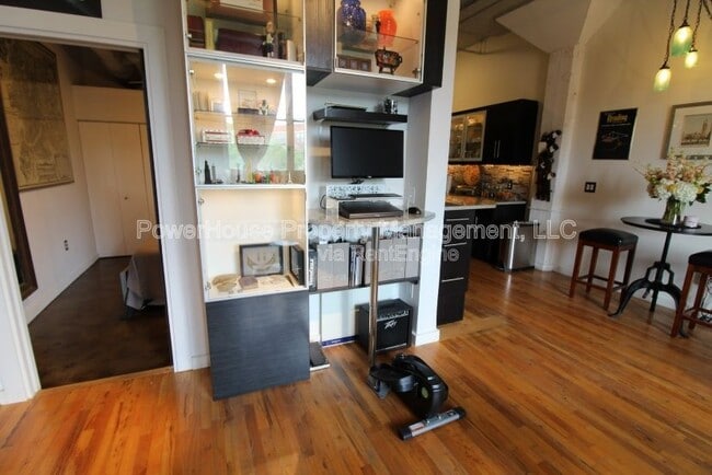 Building Photo - 172 Haynes St SW