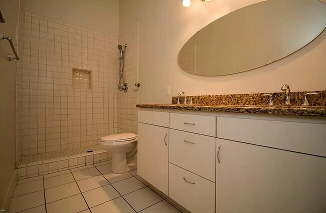 Building Photo - 318 N 15th St