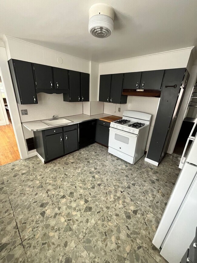 Foto del edificio - 1117-1119 Lancaster Ave