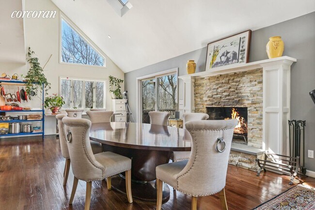 Foto del edificio - 866 Old Sag Harbor Rd