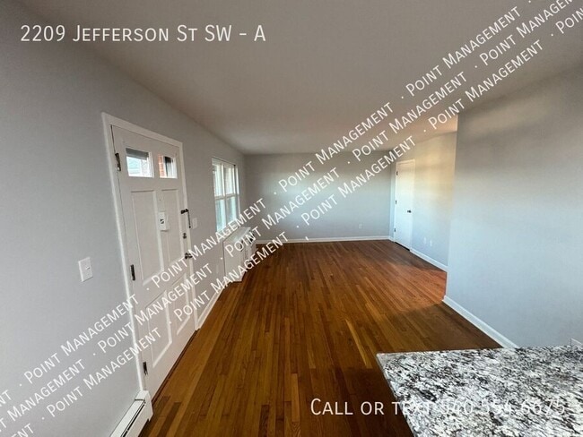 Building Photo - 2209 Jefferson St SW