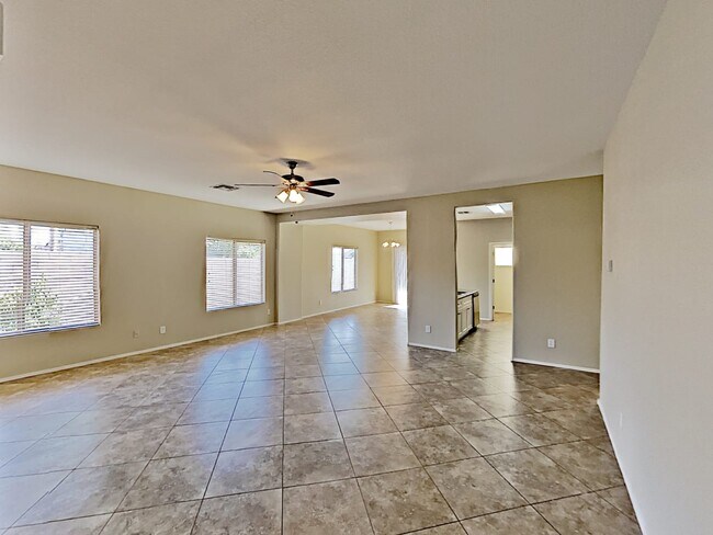 Building Photo - 30012 N Desert Willow Blvd